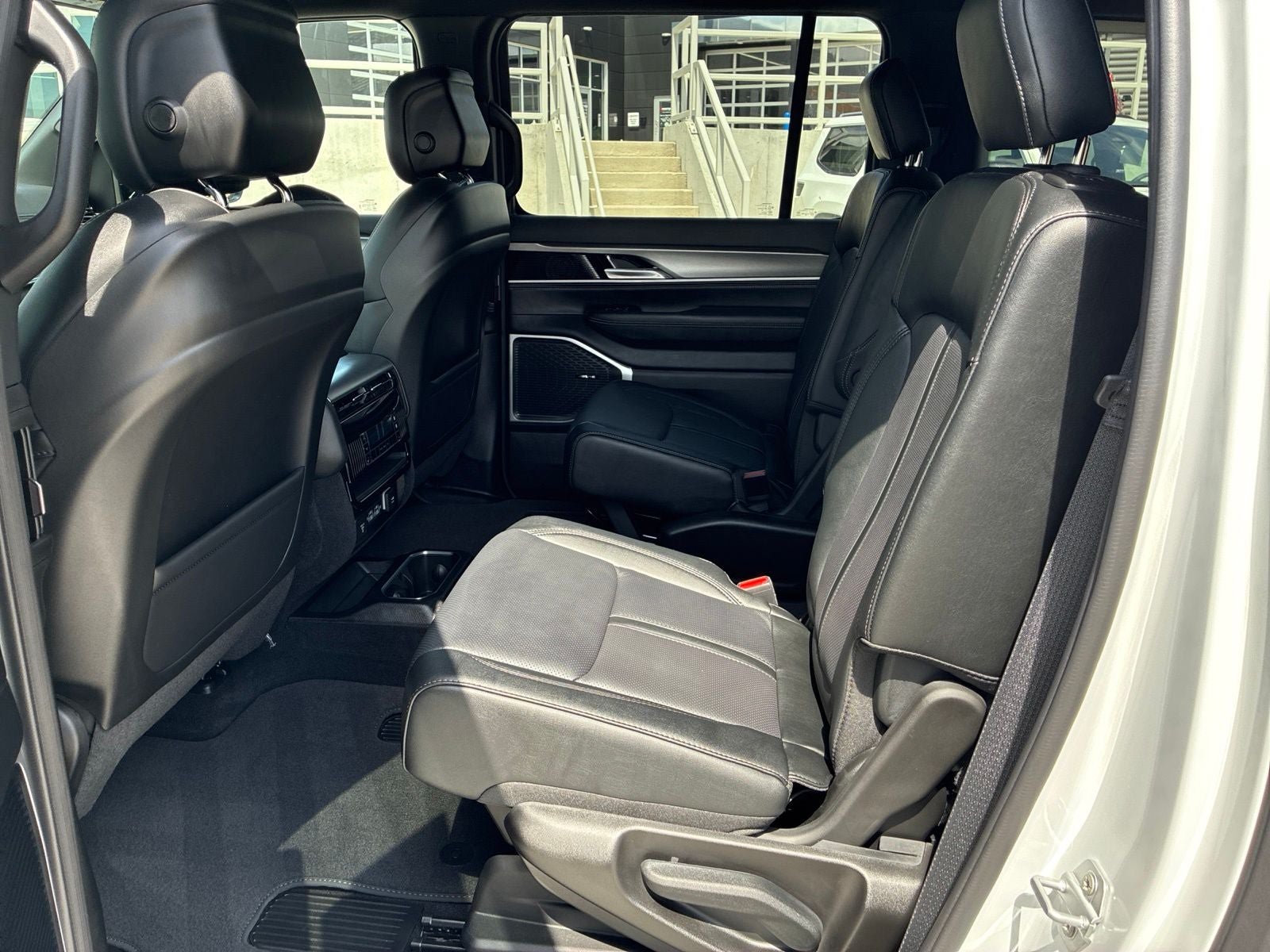 New 2026 Jeep Grand Wagoneer L Limited AWD/4WD image 17
