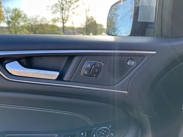 Used 2024 Ford Edge Titanium image 43