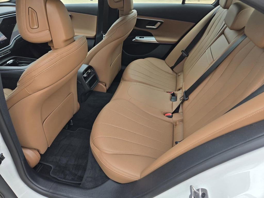 Used 2025 Mercedes-Benz E 350 Sedan image 21