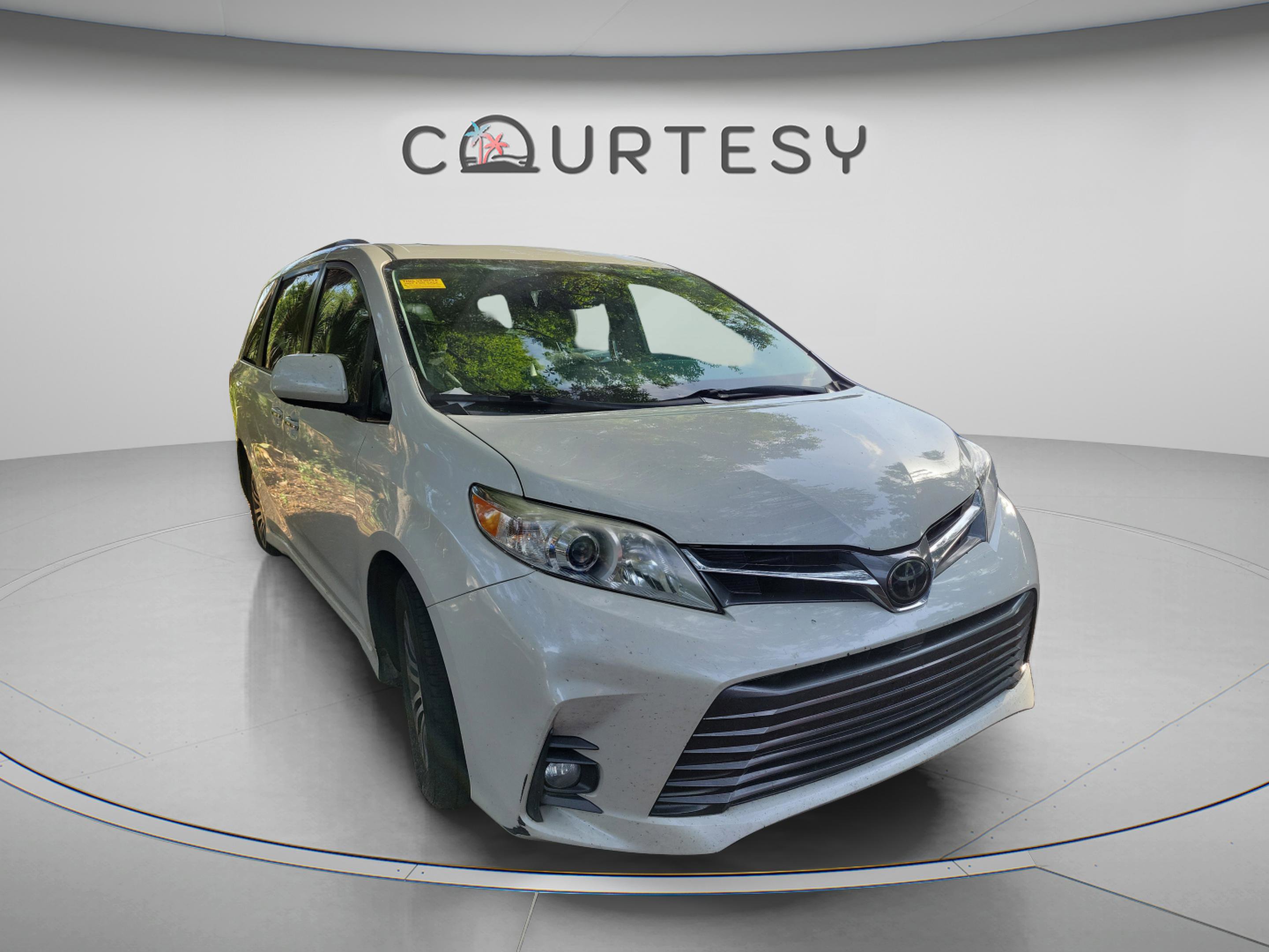 Used 2020 Toyota Sienna XLE FWD image 23