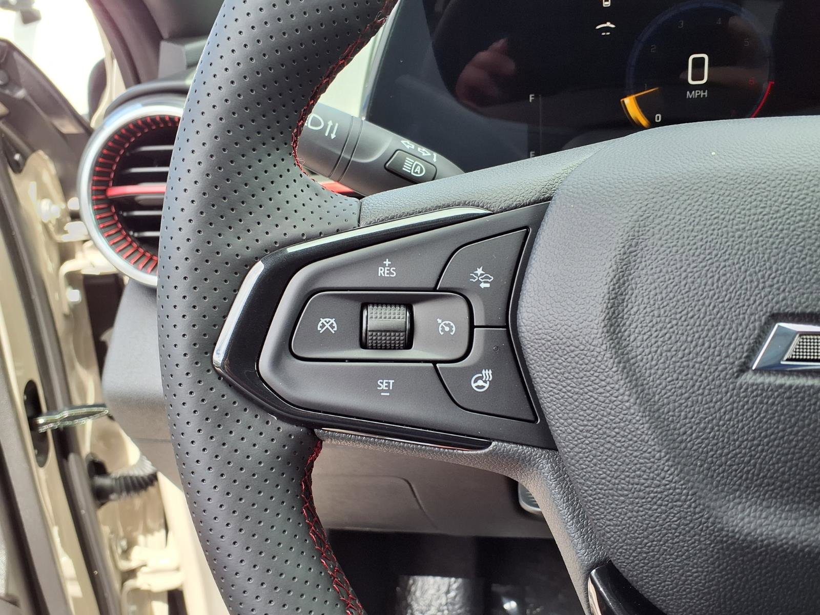 New 2026 Chevrolet Trax RS w/ Sunroof Package FWD image 19