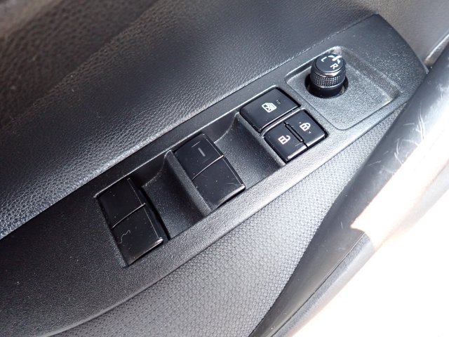 Used 2021 Toyota Corolla LE FWD image 11