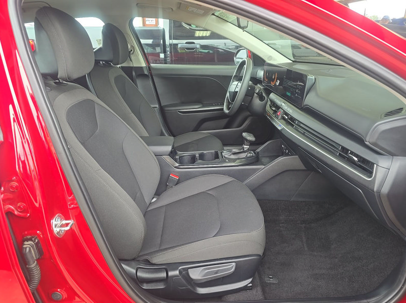Used 2026 Kia K4 FWD image 12
