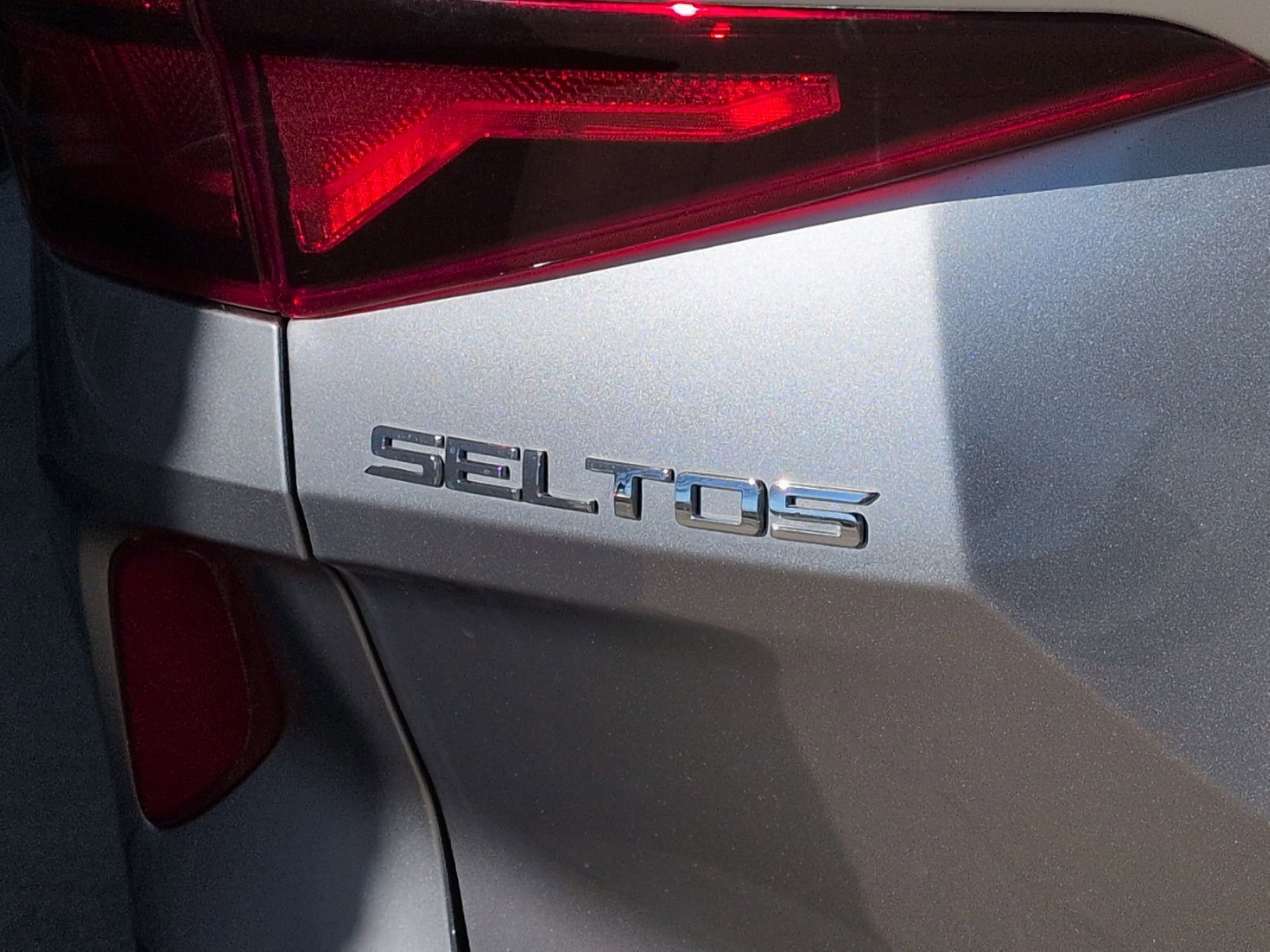 Used 2021 Kia Seltos LX image 25