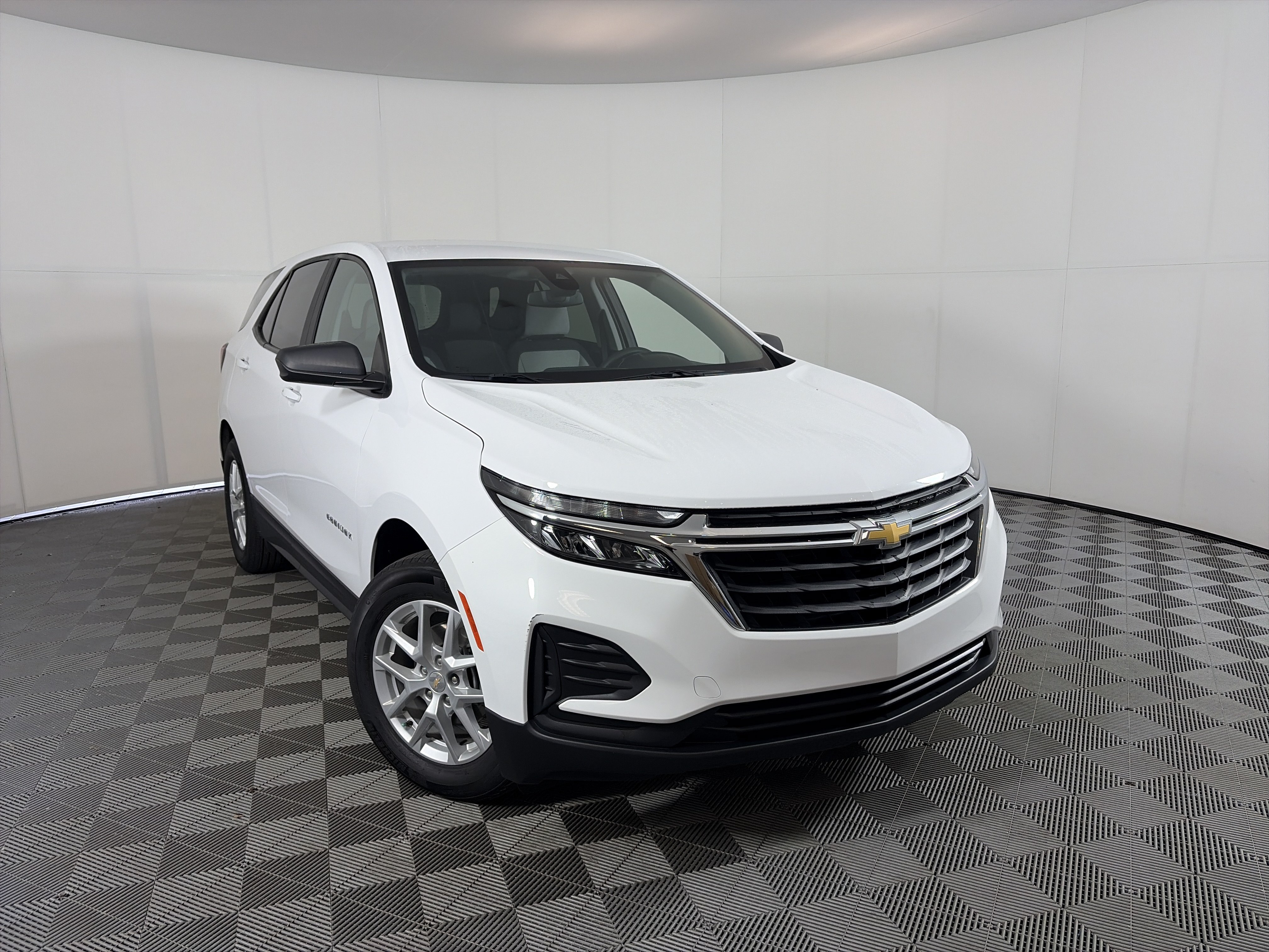 Used 2023 Chevrolet Equinox LS w/ LS Convenience Package