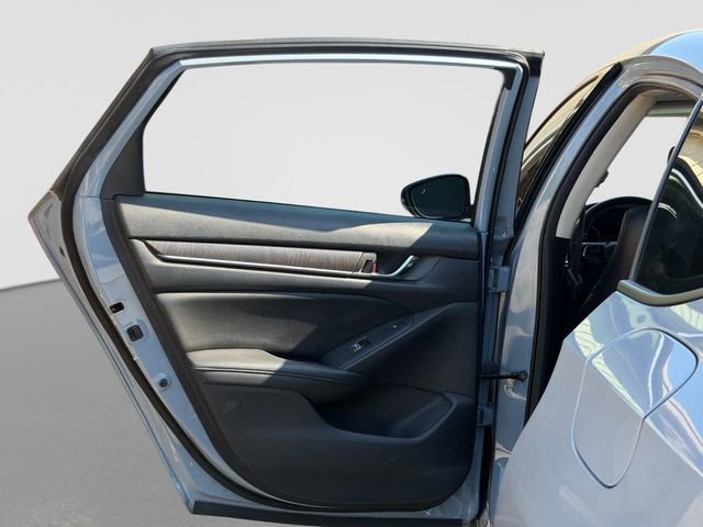Used 2021 Honda Accord Touring image 11