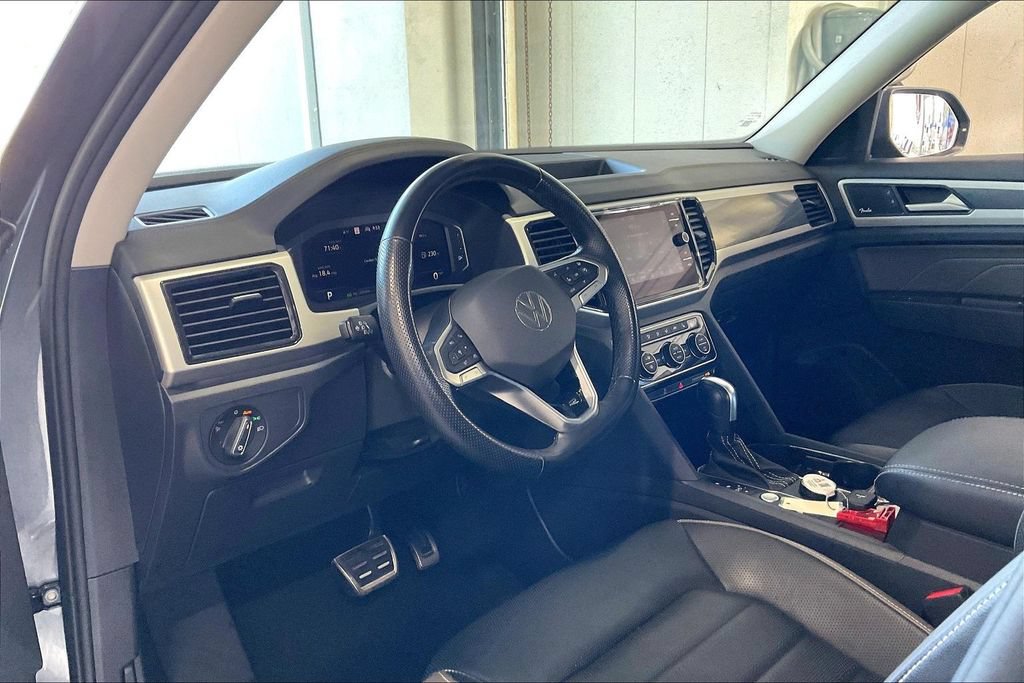 Used 2023 Volkswagen Atlas SEL Premium AWD/4WD image 4