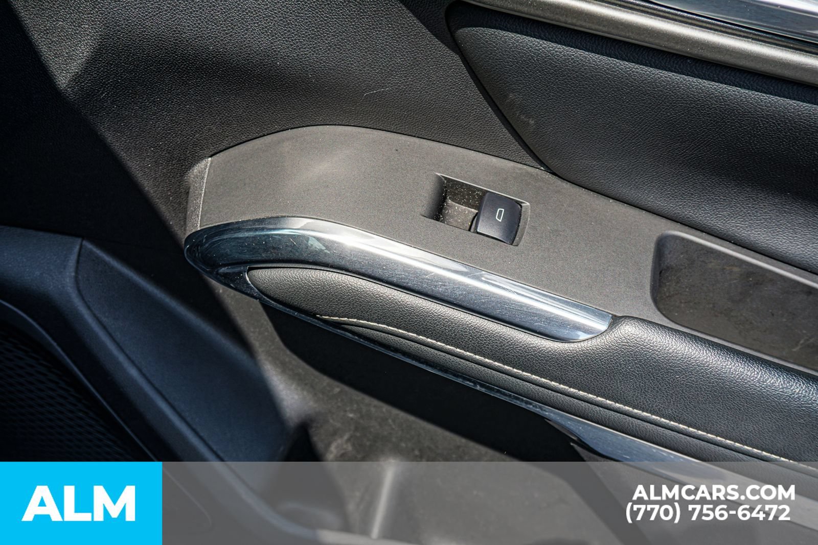 Used 2025 Chevrolet Traverse LT FWD image 50