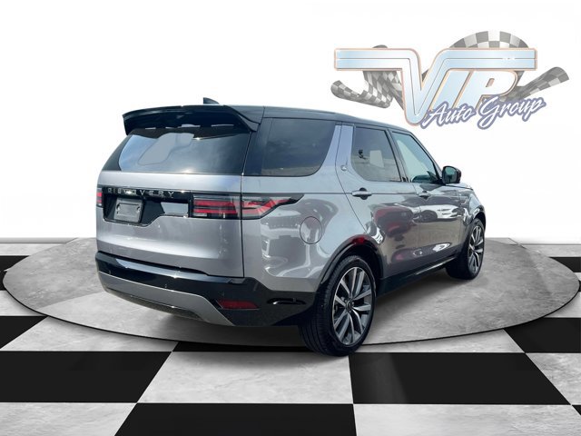 Used 2025 Land Rover Discovery Dynamic SE AWD/4WD image 3