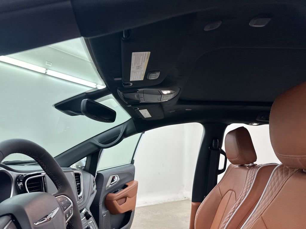 New 2026 Chrysler Pacifica Pinnacle image 29