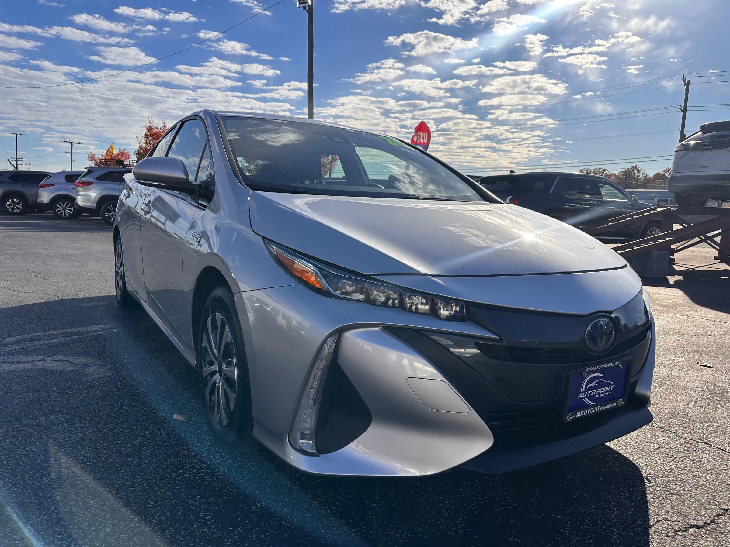 Used 2020 Toyota Prius Prime LE image 3