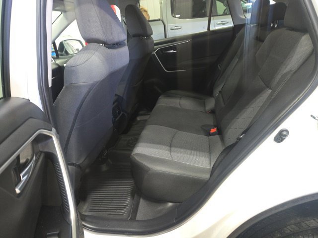 Used 2025 Toyota RAV4 XLE AWD/4WD image 26