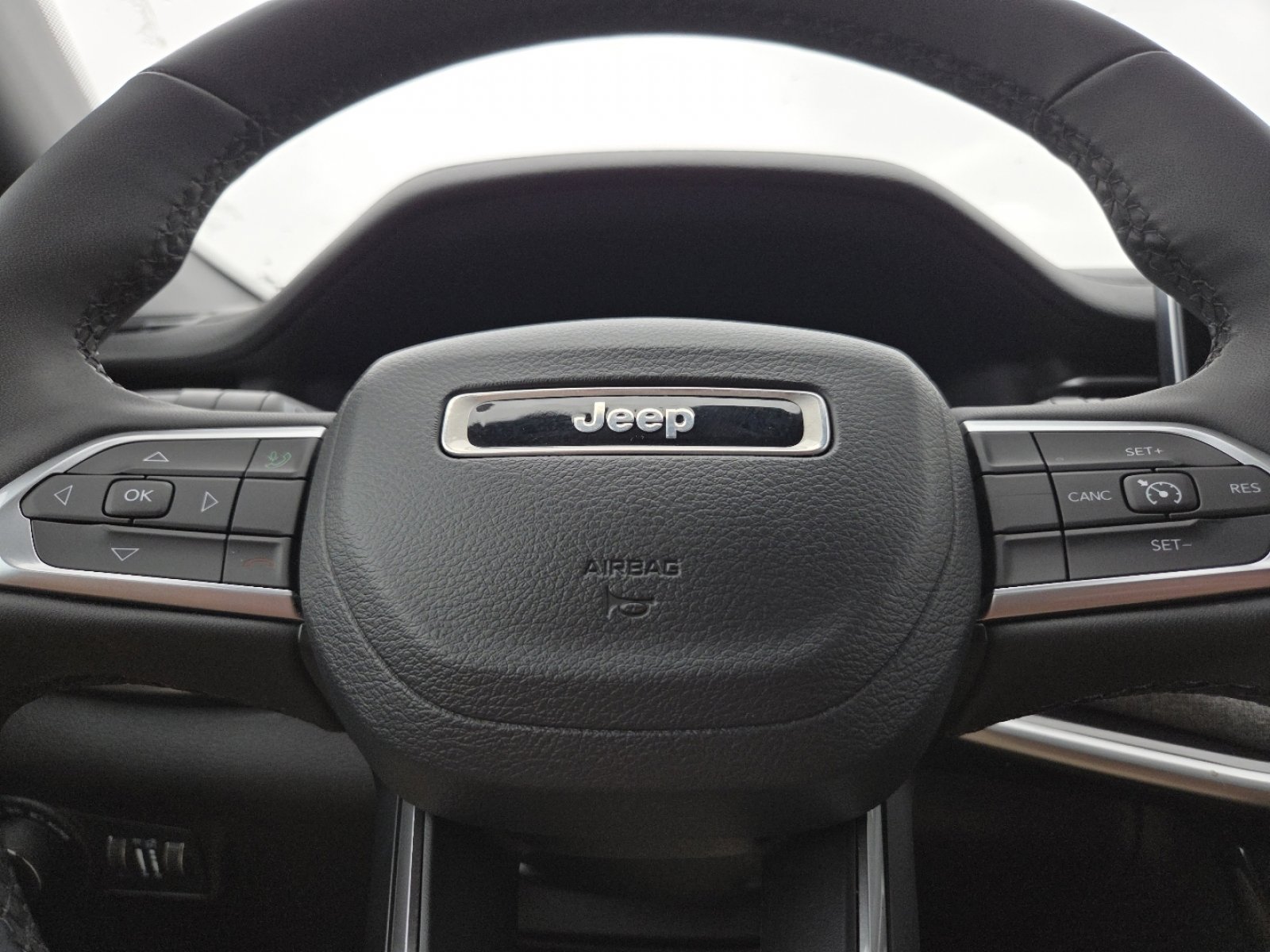 Used 2023 Jeep Compass Latitude w/ Convenience Group image 26