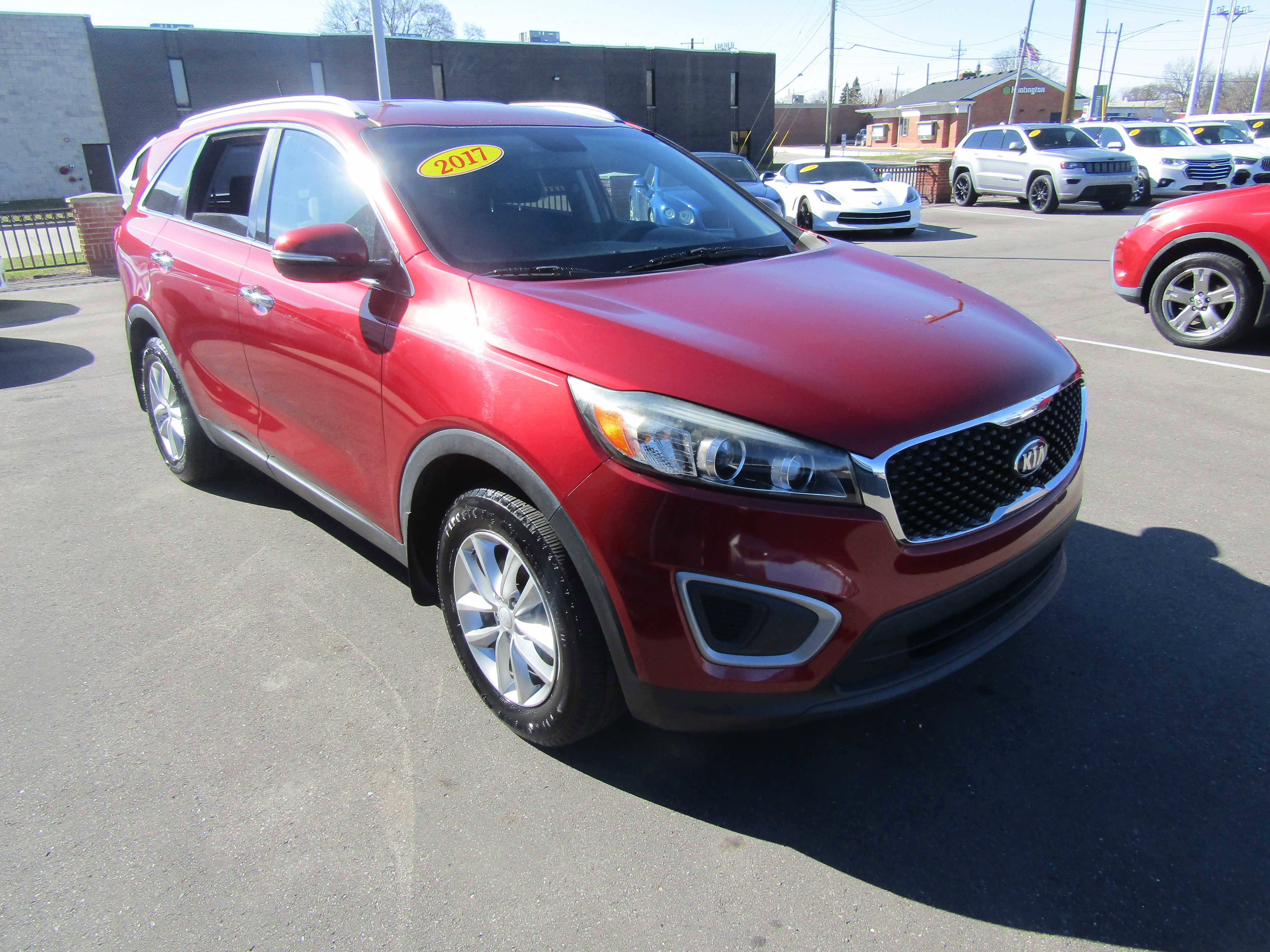 Used 2017 Kia Sorento FWD image 4