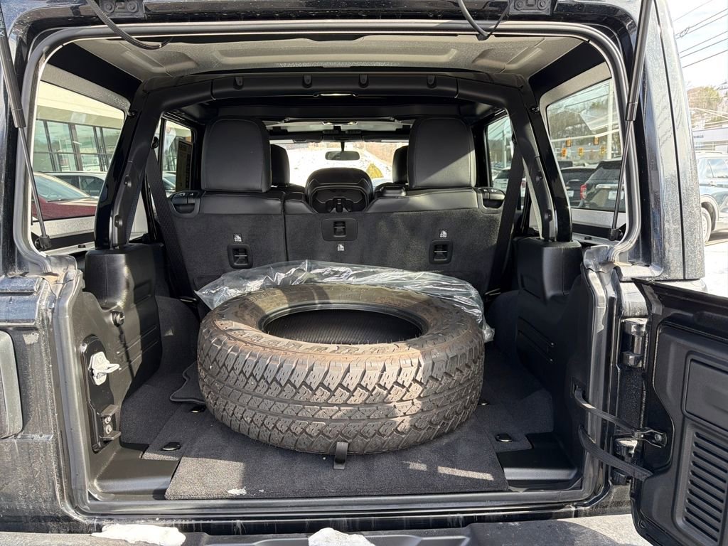 Certified 2021 Jeep Wrangler Unlimited Sahara image 25