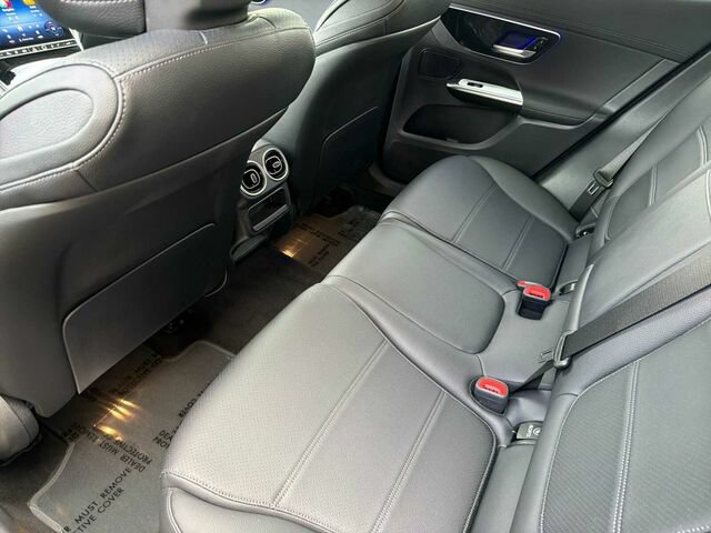 Used 2025 Mercedes-Benz GLC 350e 4MATIC image 15