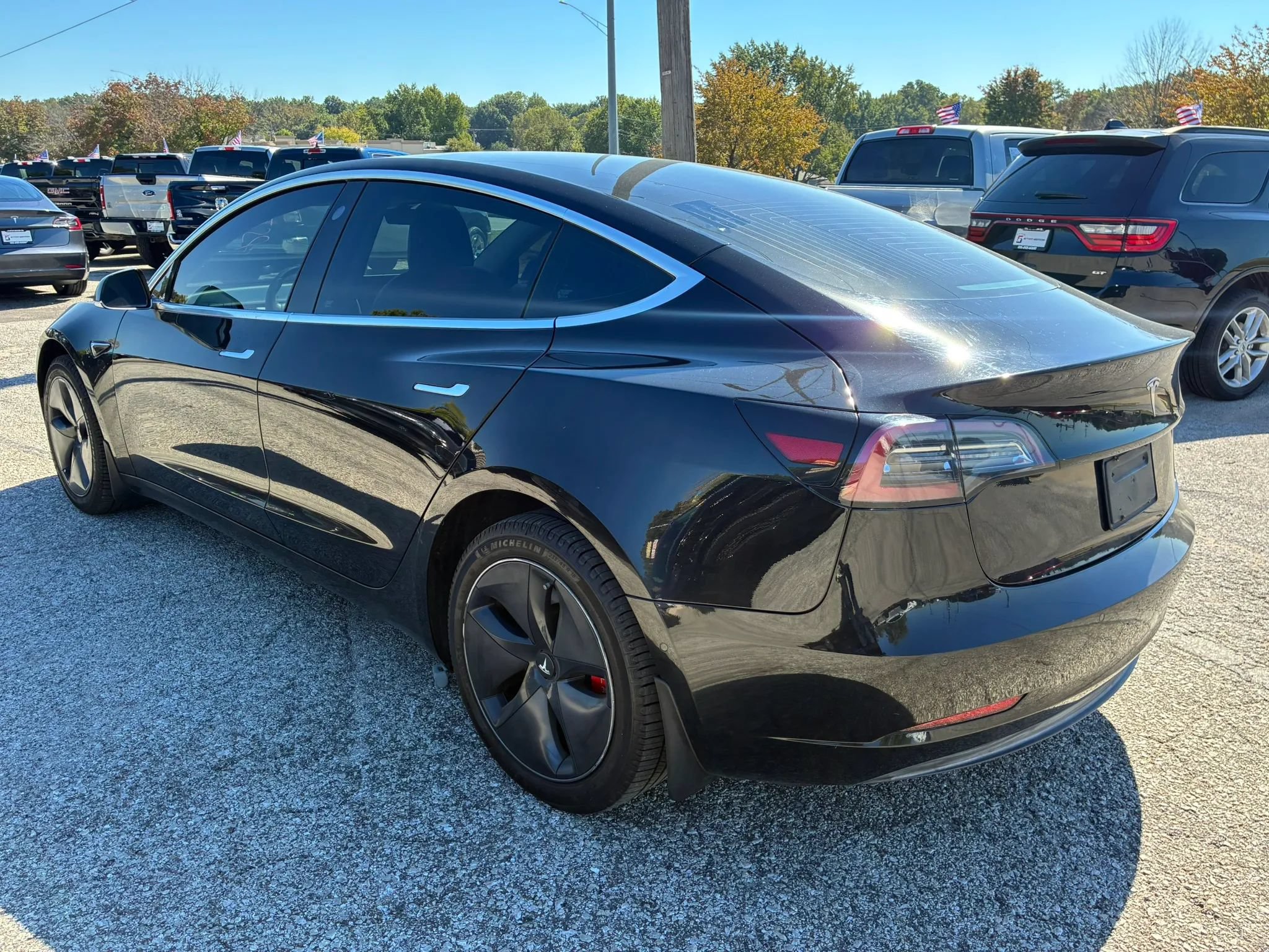 Used 2020 Tesla Model 3 Standard Range Plus RWD image 4