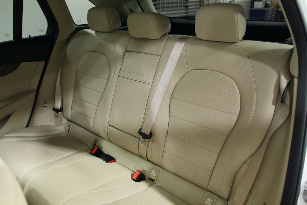 Used 2018 Mercedes-Benz GLC 300 4MATIC image 31