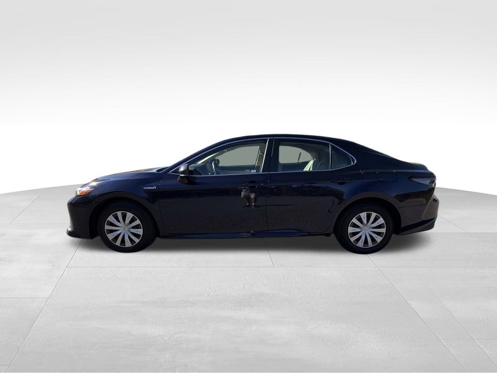 Used 2021 Toyota Camry LE image 6