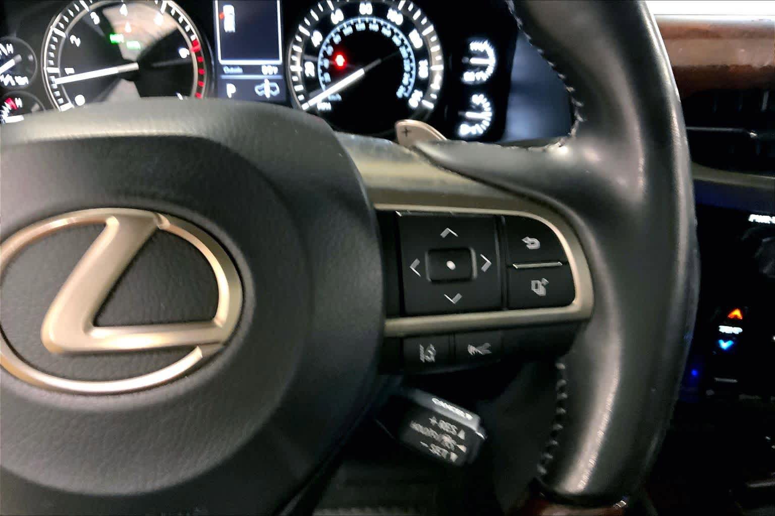 Used 2020 Lexus LX 570 4WD w/ Luxury Package image 25