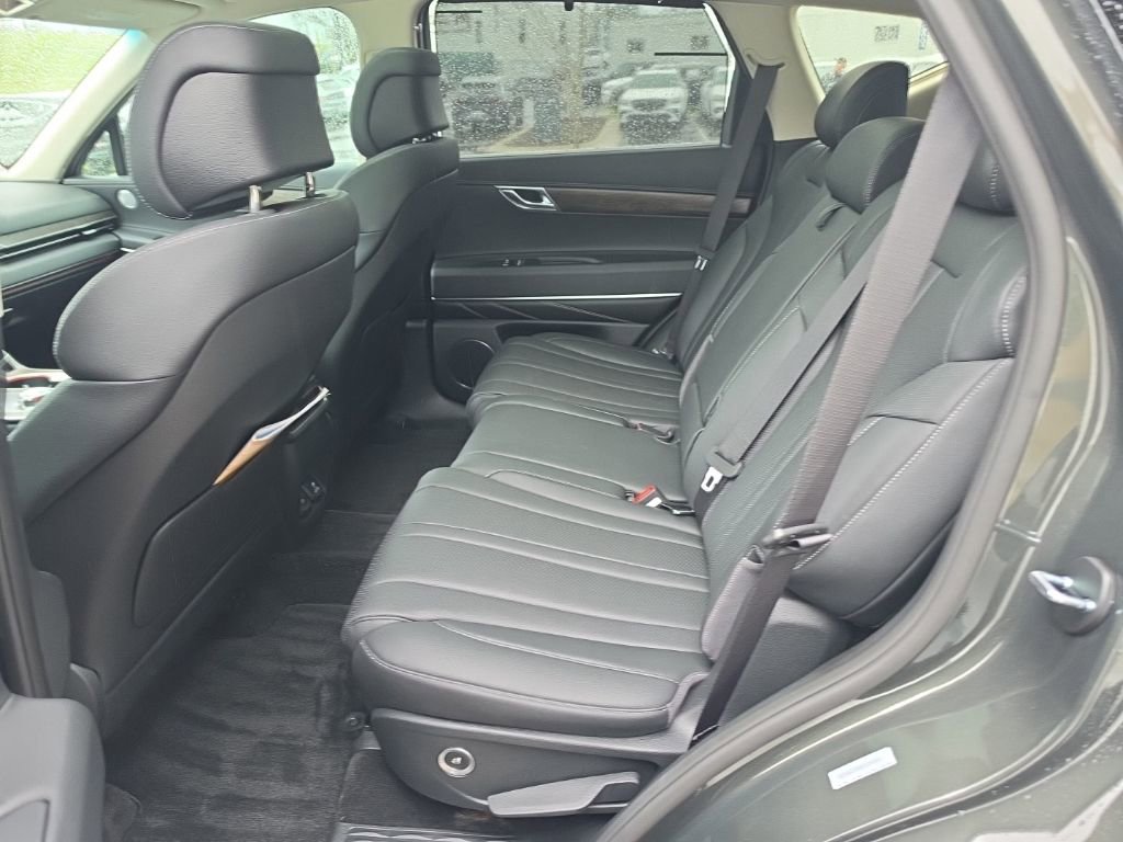 Used 2025 Genesis GV80 2.5T Select image 11