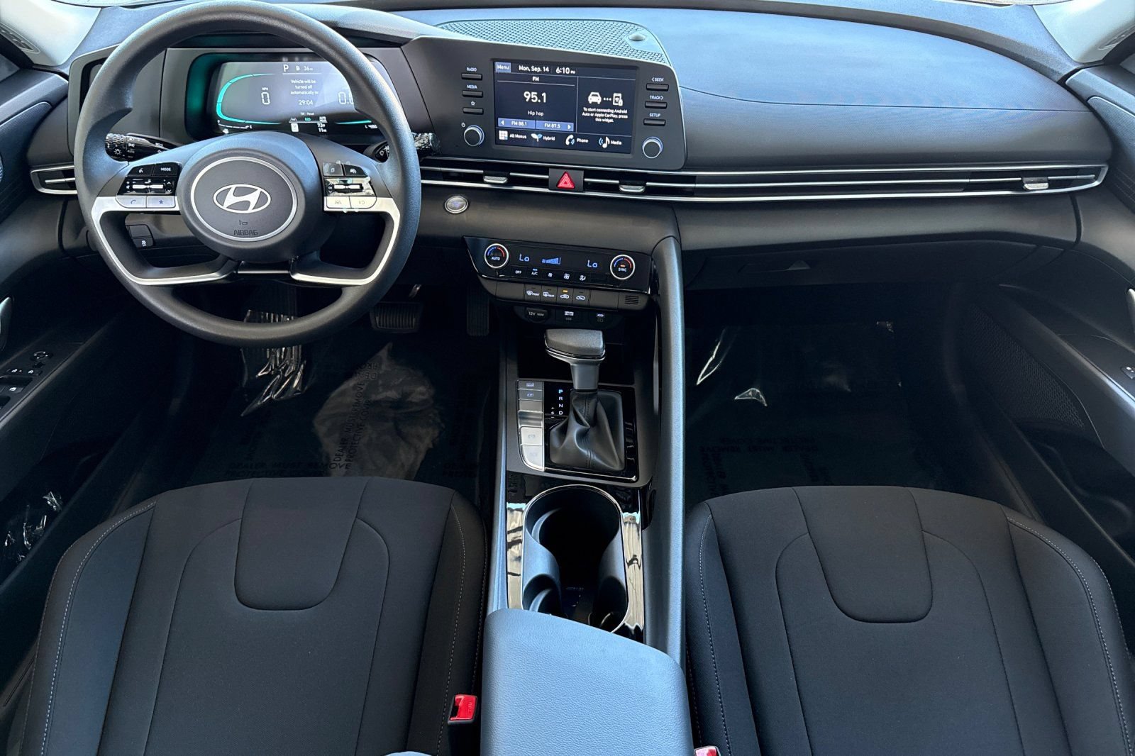 New 2026 Hyundai Elantra Hybrid FWD image 12