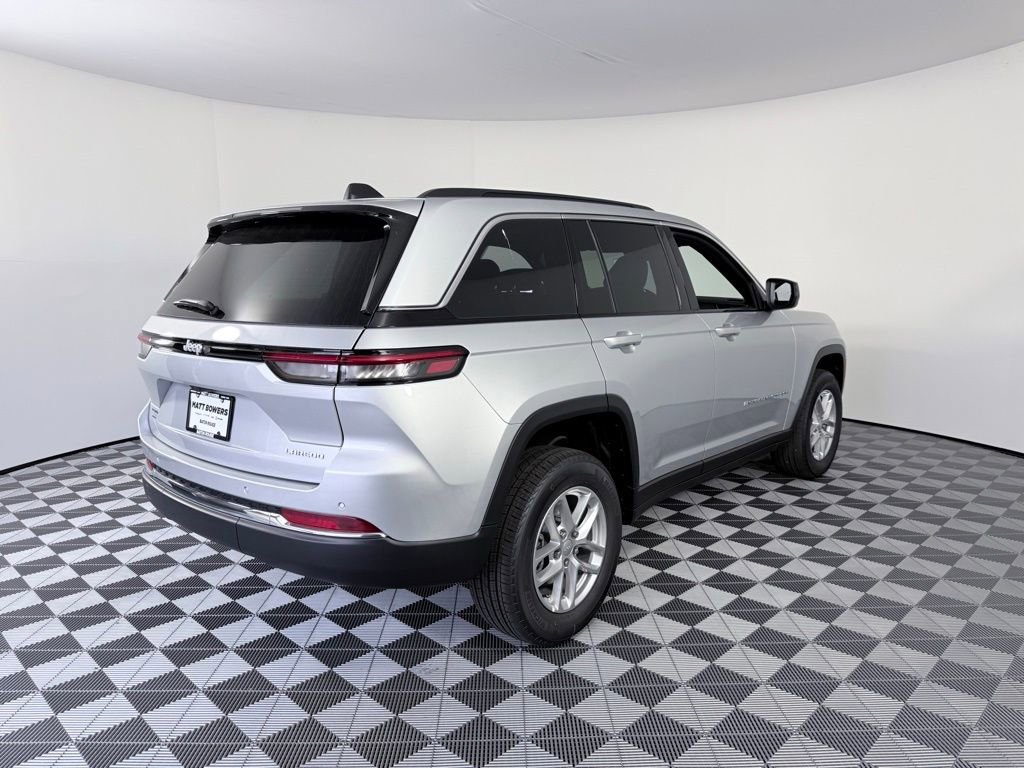 New 2025 Jeep Grand Cherokee Laredo image 6