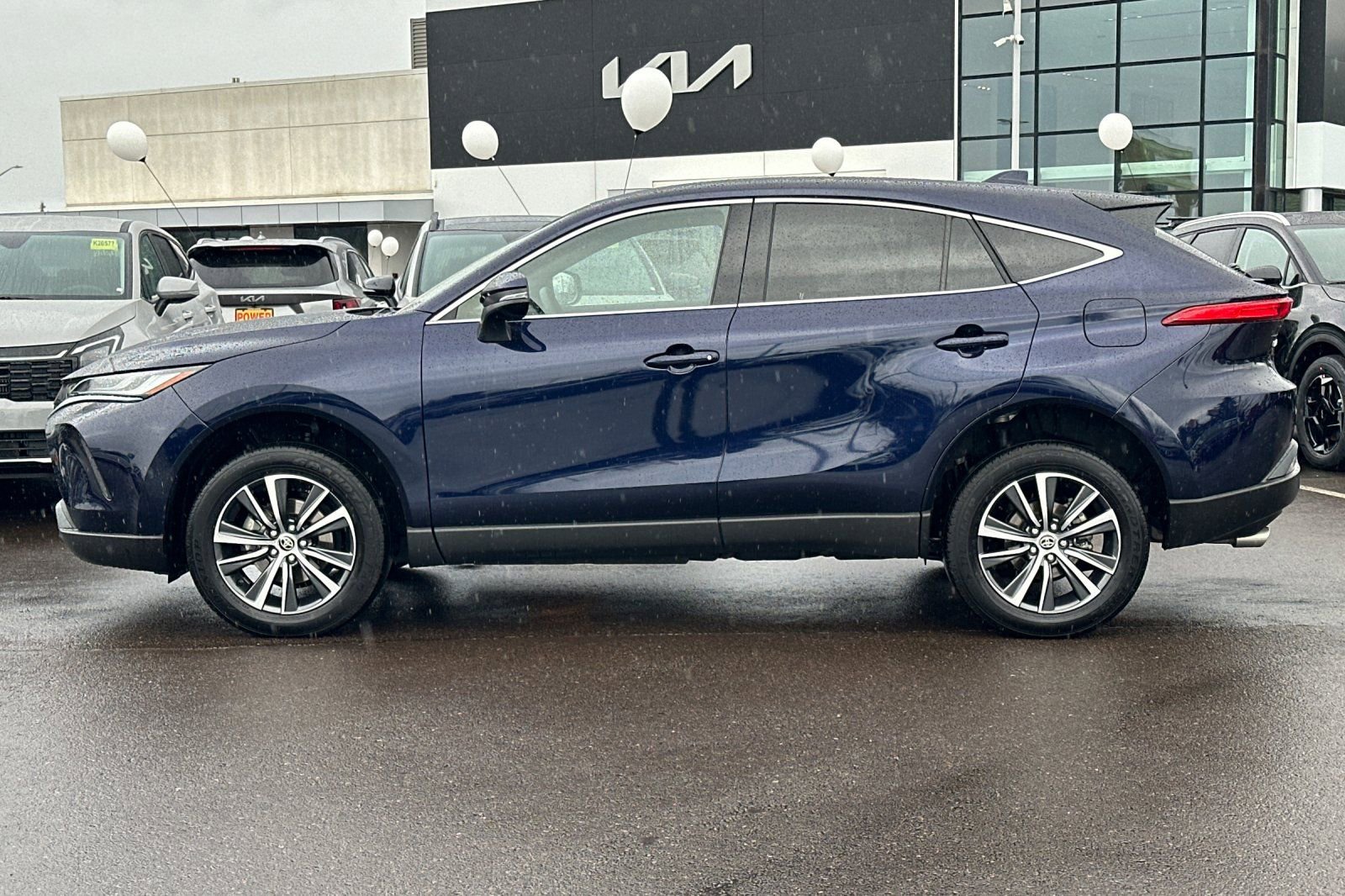 Used 2024 Toyota Venza LE image 7