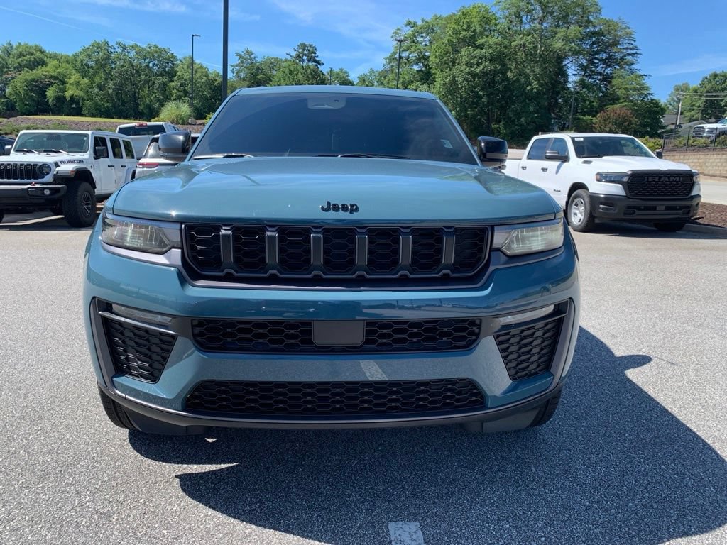 Used 2026 Jeep Grand Cherokee Limited w/ Limited Altitude Package AWD/4WD image 4
