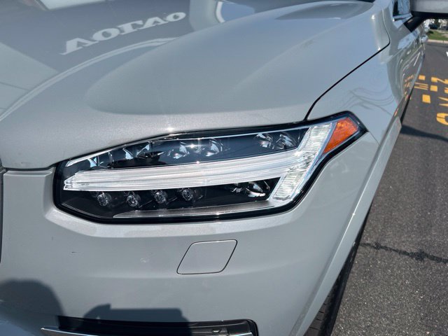 Used 2024 Volvo XC90 B5 Core w/ Protection Package Premier AWD/4WD image 8