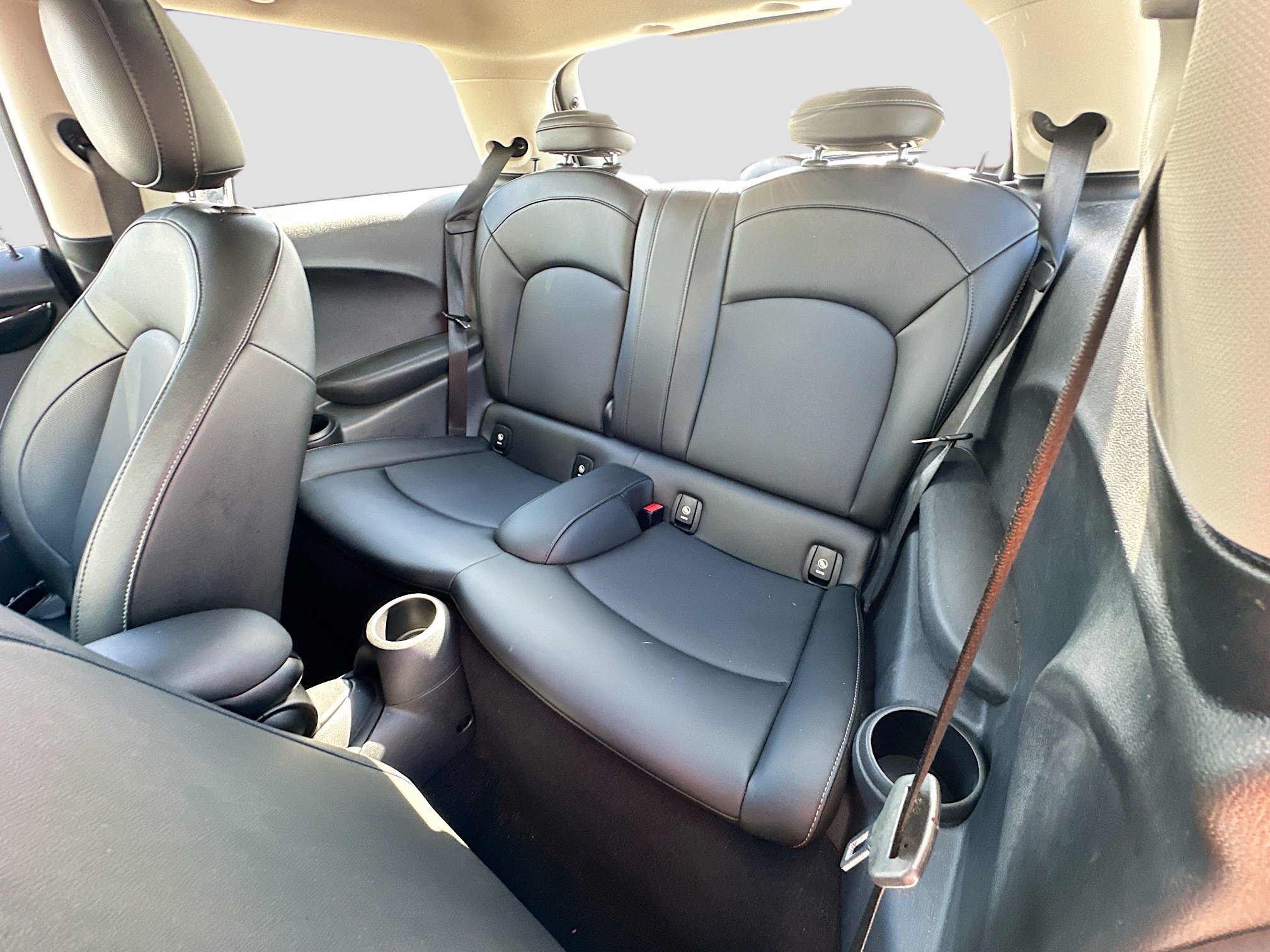 Used 2019 MINI Cooper 2-Door Hardtop FWD image 23