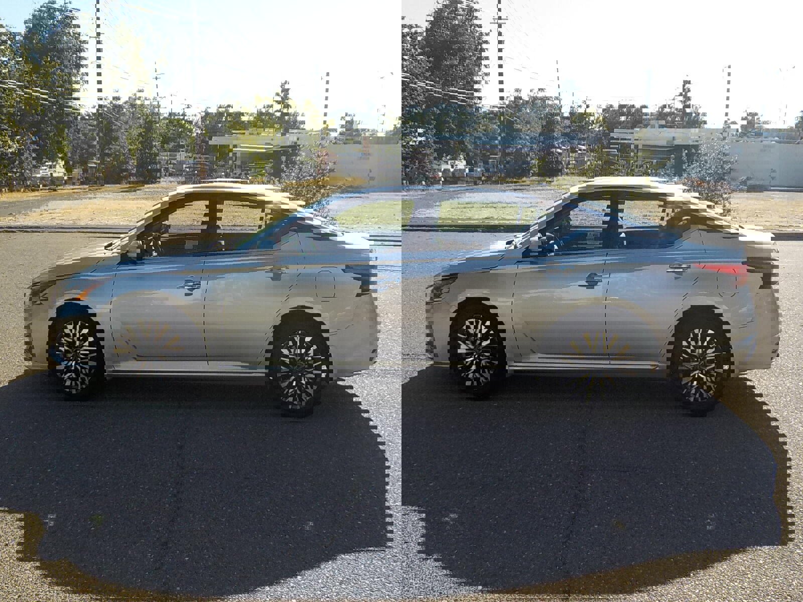 Used 2023 Nissan Altima 2.5 SV w/ SV Premium Package image 9