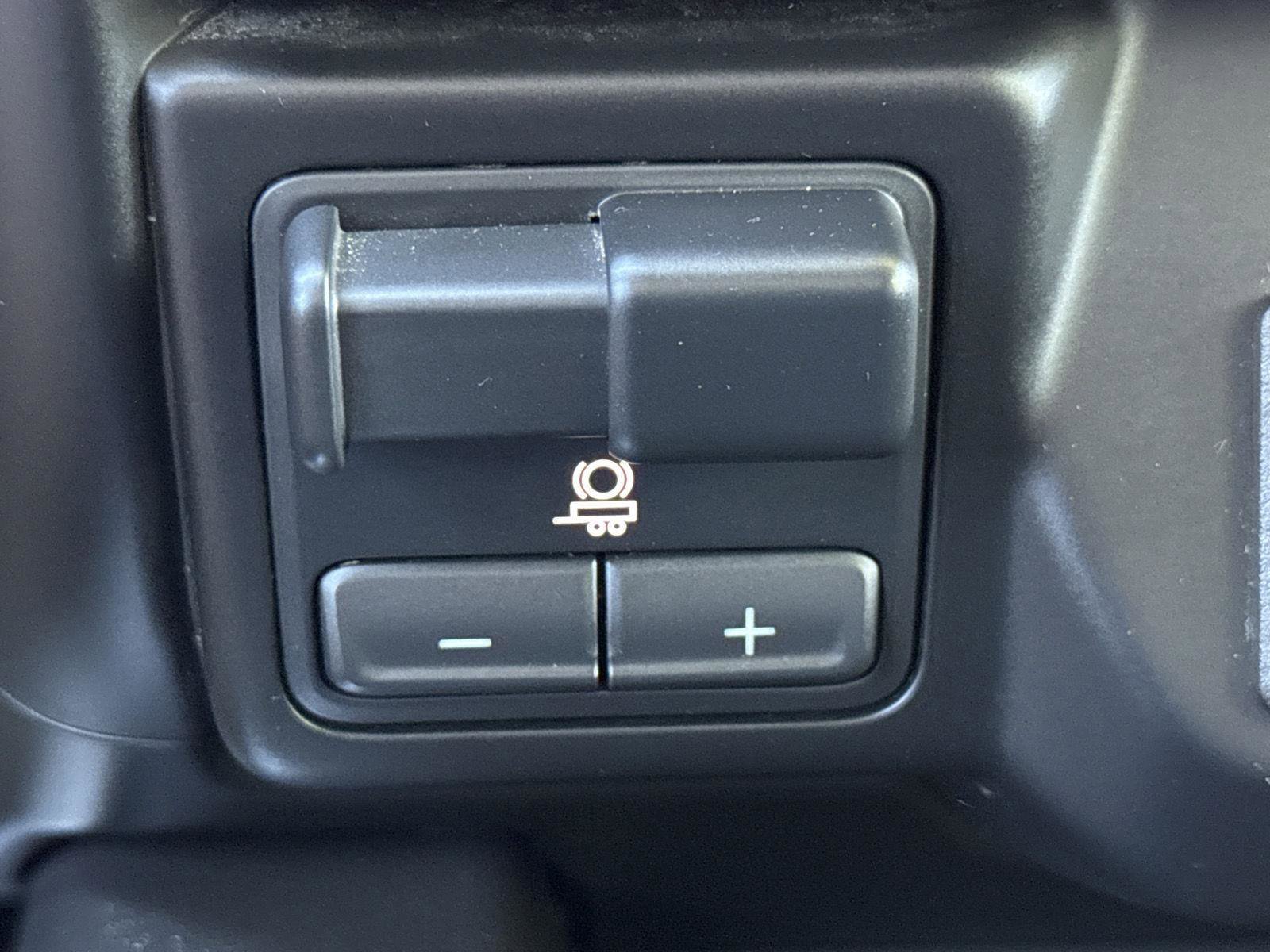 Used 2021 GMC Sierra 1500 SLT w/ SLT Premium Package image 18