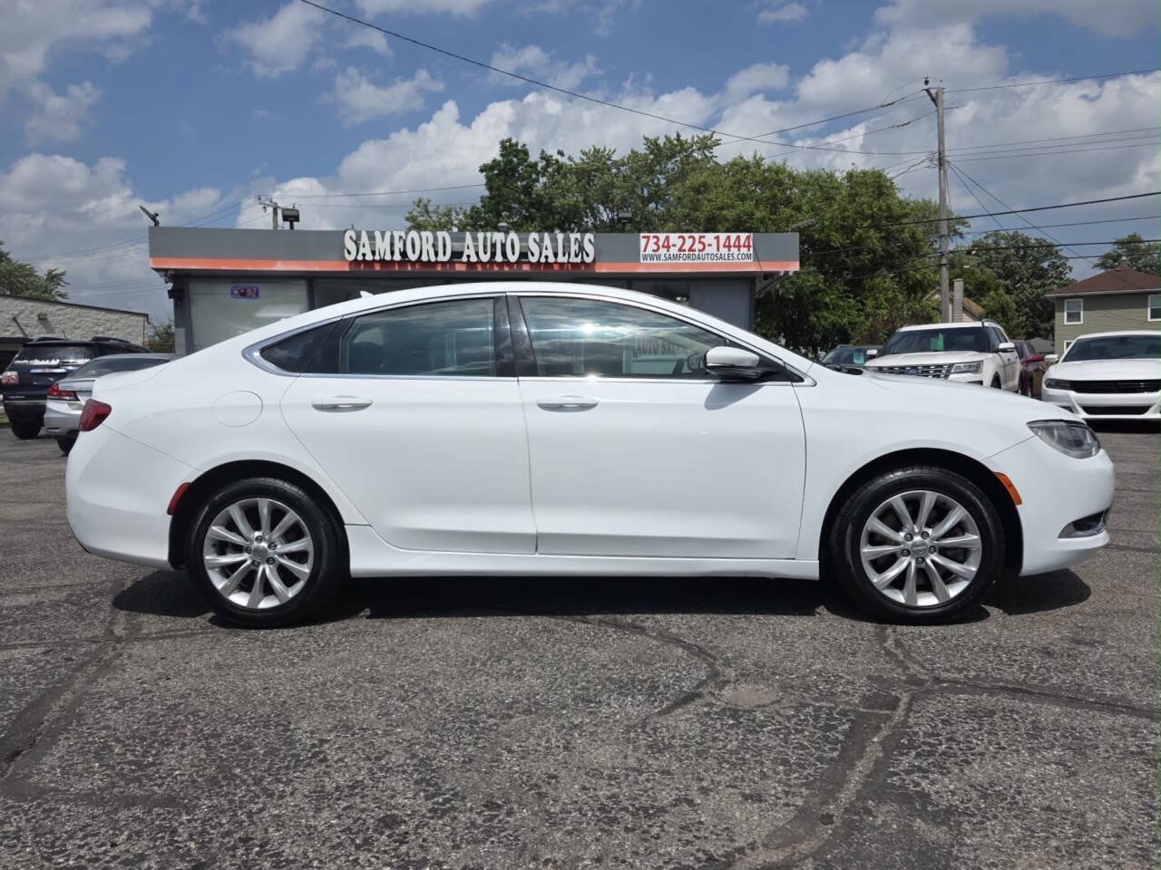 Used 2016 Chrysler 200 C FWD image 9