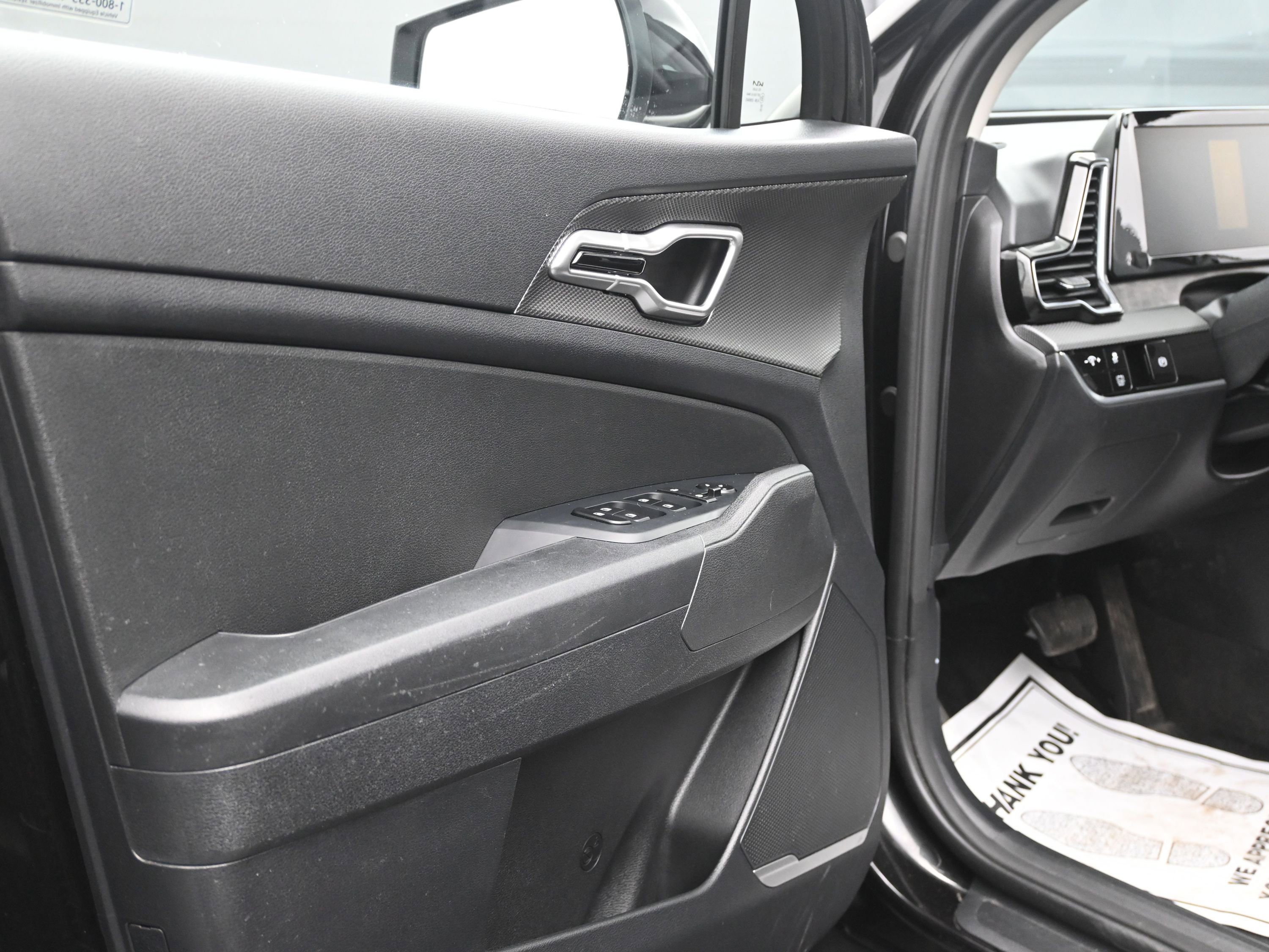 Used 2025 Kia Sportage LX image 20