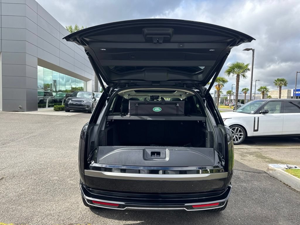 New 2026 Land Rover Range Rover SE AWD/4WD image 16