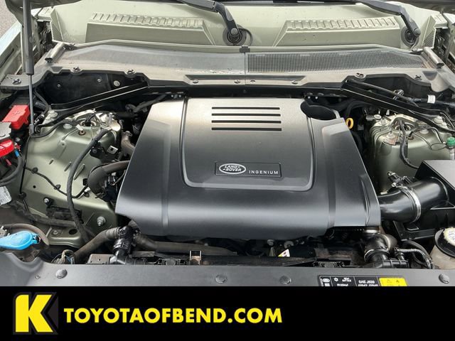 Used 2022 Land Rover Defender 90 AWD/4WD image 16