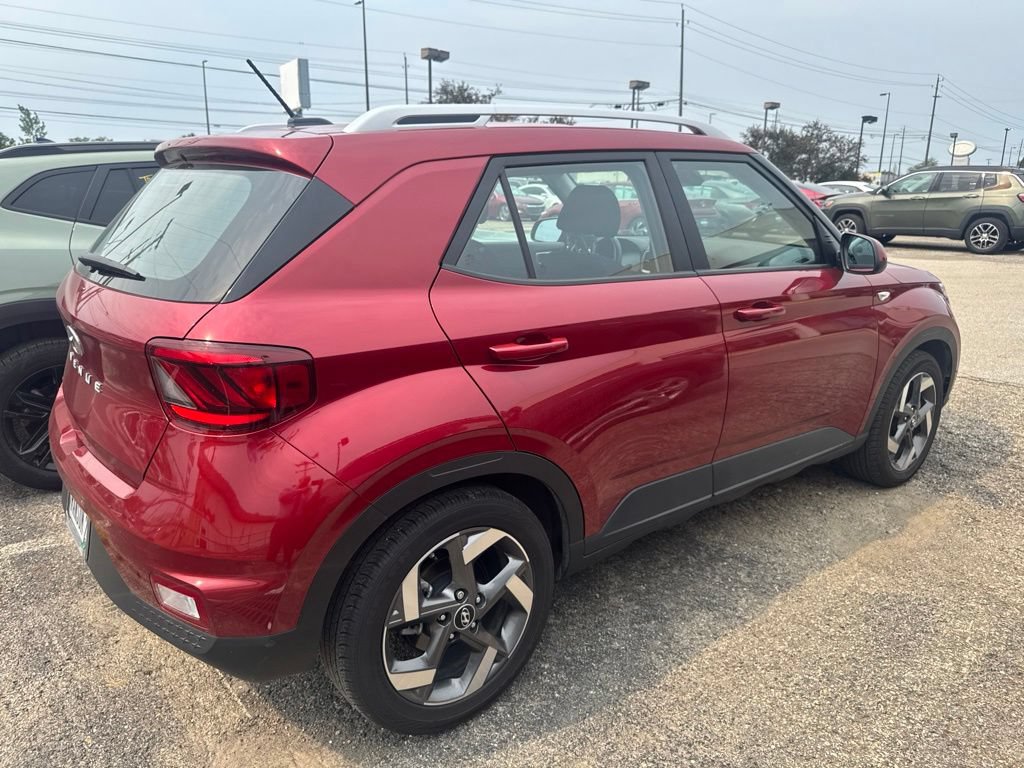 Certified 2024 Hyundai Venue SEL FWD image 7