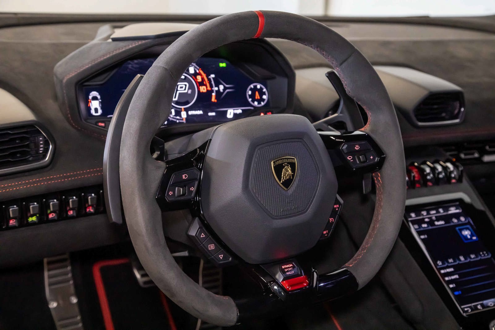 Used 2024 Lamborghini Huracan Sterrato AWD/4WD image 40