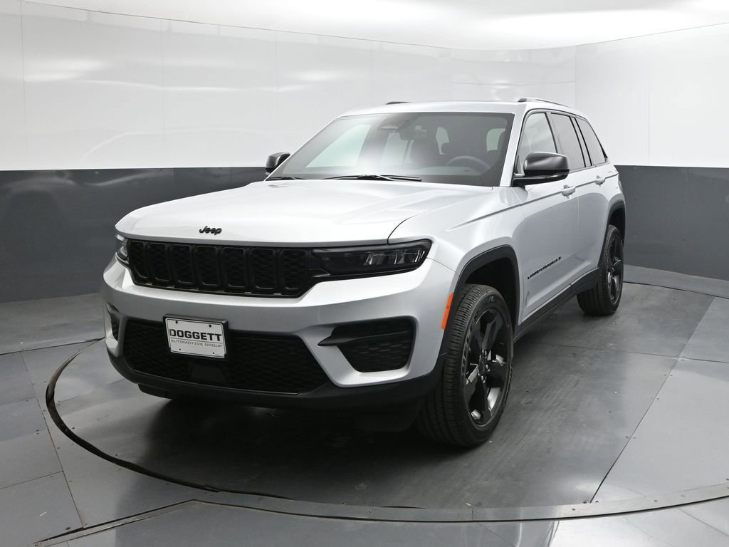 New 2025 Jeep Grand Cherokee Altitude RWD image 30