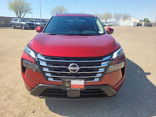 Used 2025 Nissan Rogue SV w/ SV Premium Package image 3