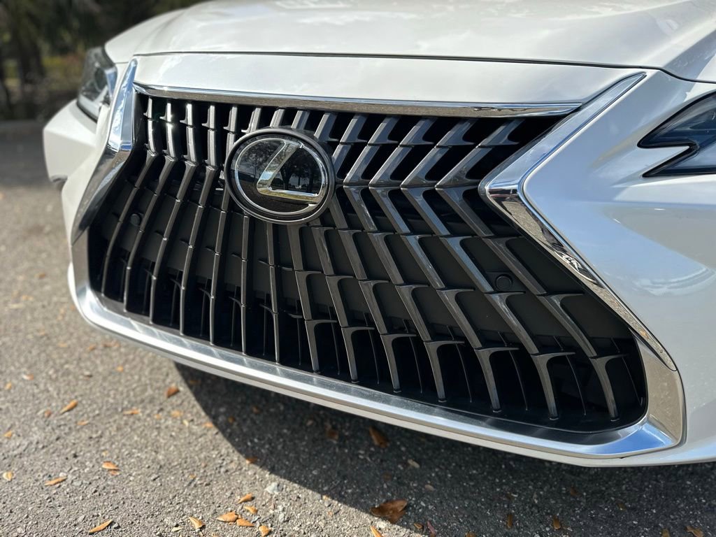 Used 2024 Lexus ES 350 w/ Premium Package image 6