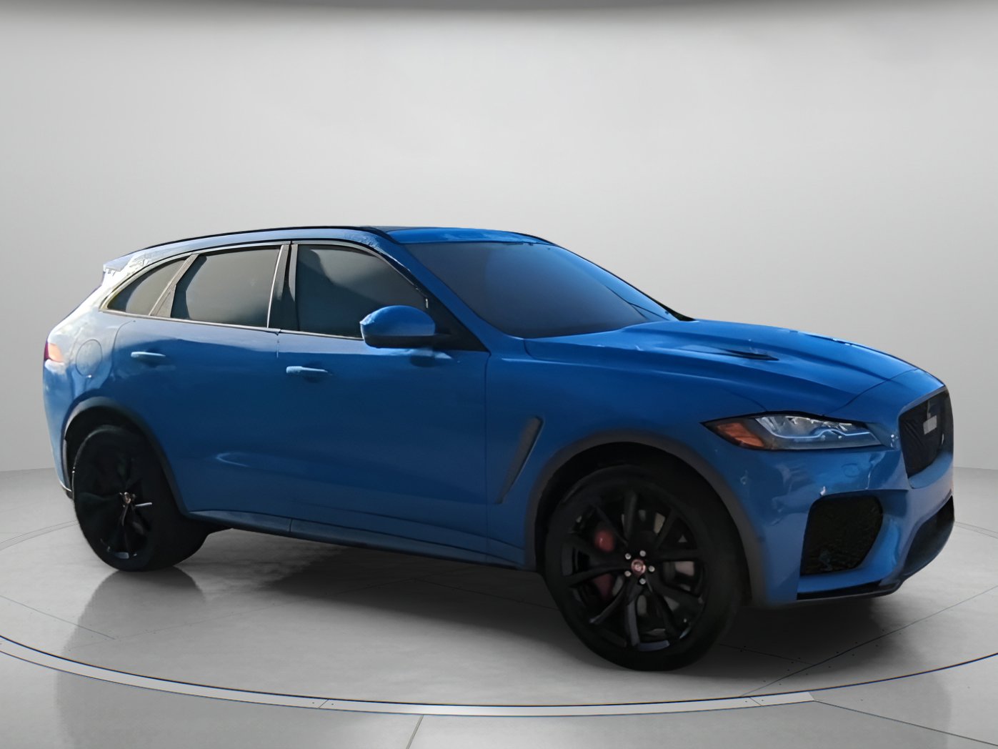 Used 2020 Jaguar F-PACE SVR image 35