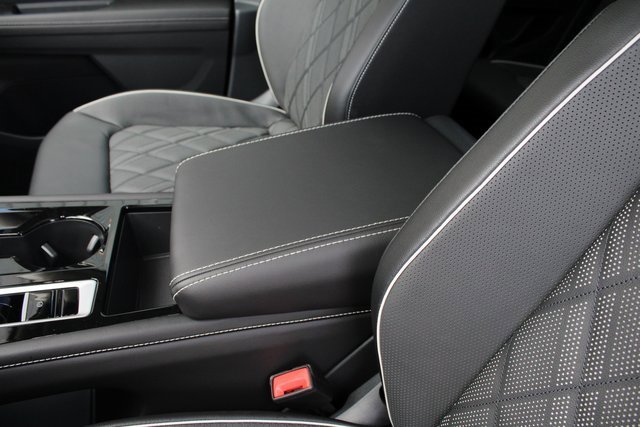 New 2025 Volkswagen Atlas SEL Premium R-Line image 19