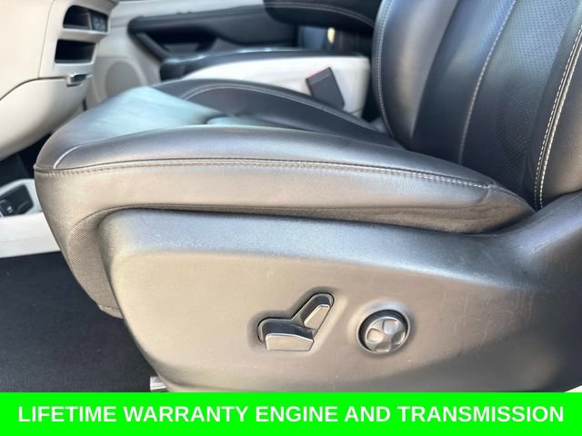 Used 2024 Chrysler Pacifica Touring-L FWD image 22
