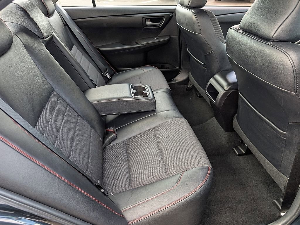 Used 2016 Toyota Camry SE image 17