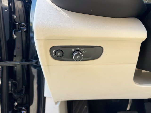 Used 2023 Buick Envision Essence AWD/4WD image 25