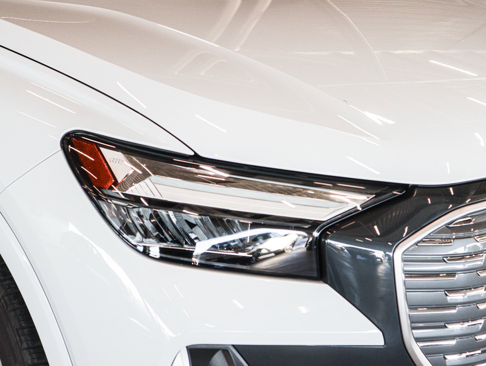 Used 2024 Audi Q4 e-tron Premium Plus w/ Premium Plus image 29