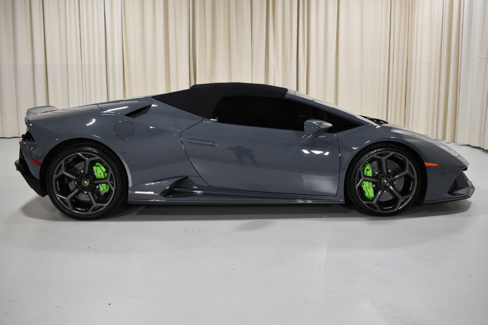 Used 2020 Lamborghini Huracan EVO AWD/4WD image 5