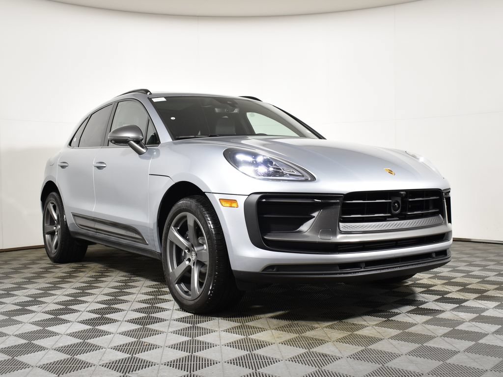 Used 2026 Porsche Macan AWD/4WD image 9